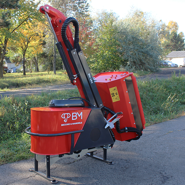 BERFALK&nbsp;BM 482&nbsp;rézsűkasza&nbsp;-&nbsp;Starex Pro Kft.