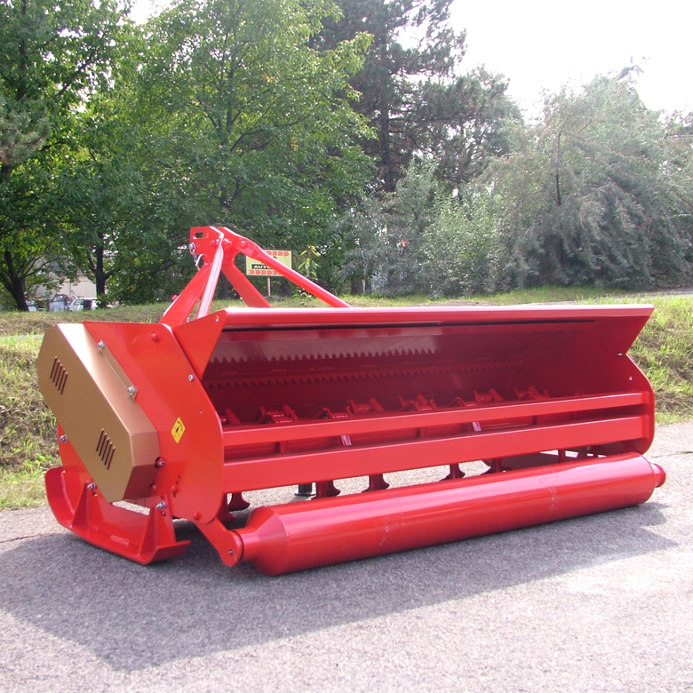 BERFALK&nbsp;TS 240&nbsp;szárzúzó&nbsp;-&nbsp;Starex Pro Kft.