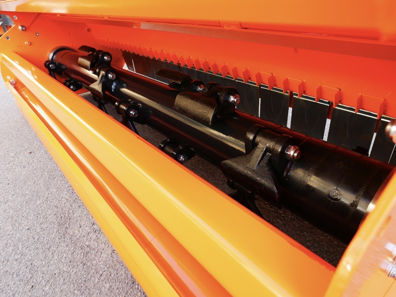 DELEKS&nbsp;ALCE 200&nbsp;rézsű vágásra alkalmas szárzúzó&nbsp;-&nbsp;Starex Pro Kft.