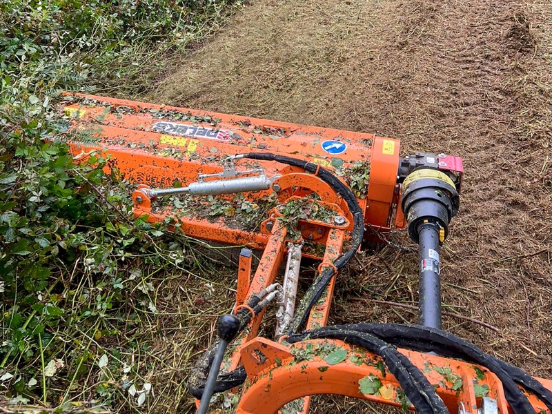 DELEKS&nbsp;ALCE 220&nbsp;rézsű vágásra alkalmas szárzúzó&nbsp;-&nbsp;Starex Pro Kft.