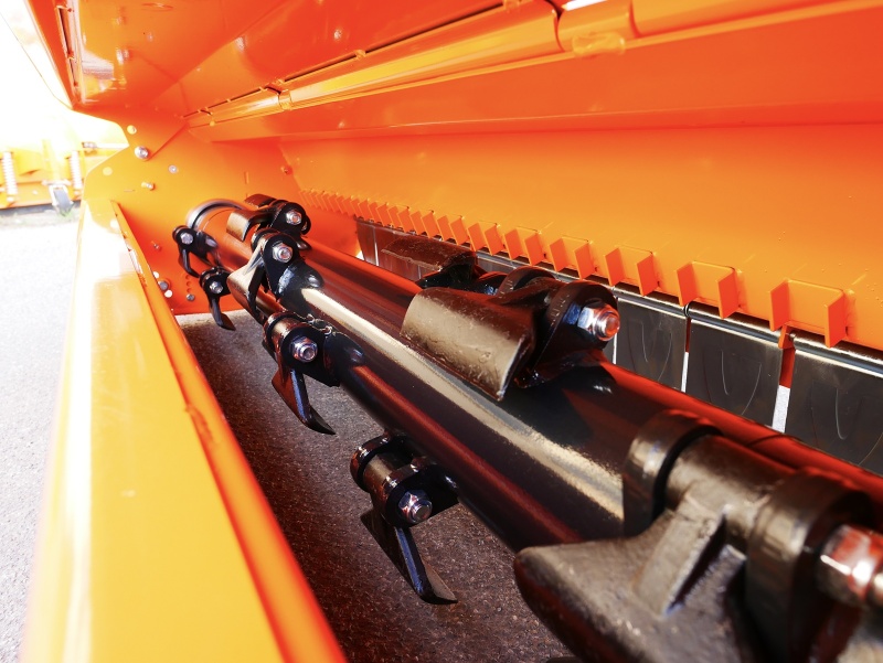 DELEKS&nbsp;ALCE 220&nbsp;rézsű vágásra alkalmas szárzúzó&nbsp;-&nbsp;Starex Pro Kft.