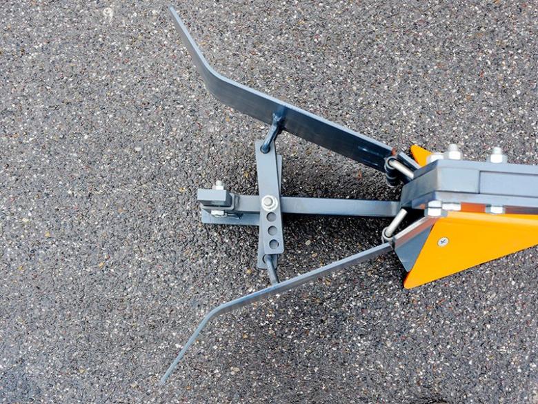 DELEKS&nbsp;DA 140&nbsp;sorközművelő 2 db töltögető kapával&nbsp;-&nbsp;Starex Pro Kft.