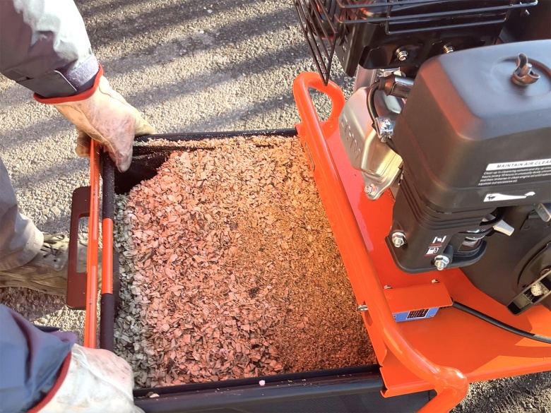 DELEKS&nbsp;DK-300 BS&nbsp;ágaprító saját motorral&nbsp;-&nbsp;Starex Pro Kft.