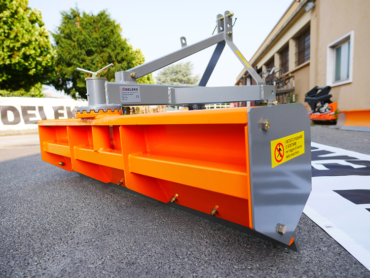 DELEKS&nbsp;DL 170&nbsp;földgyalu gréder hátsó függesztésű&nbsp;-&nbsp;Starex Pro Kft.