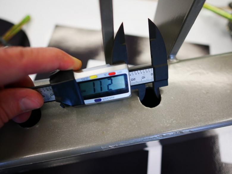 DELEKS&nbsp;DP&nbsp;3-pont csatlakozású vízszintes konzol 7-furattal&nbsp;-&nbsp;Starex Pro Kft.