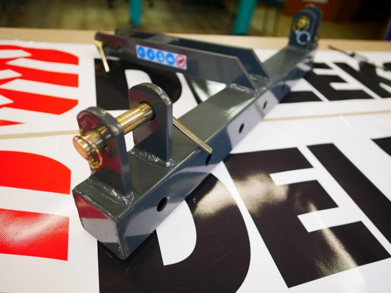 DELEKS&nbsp;DP&nbsp;3-pont csatlakozású vízszintes konzol 7-furattal&nbsp;-&nbsp;Starex Pro Kft.