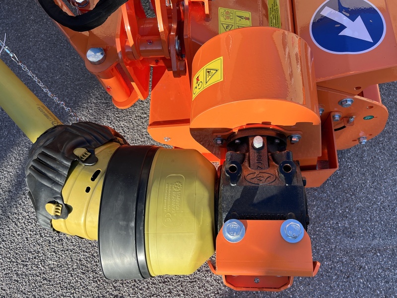 DELEKS&nbsp;DRAGON 200&nbsp;rézsű vágásra alkalmas szárzúzó&nbsp;-&nbsp;Starex Pro Kft.