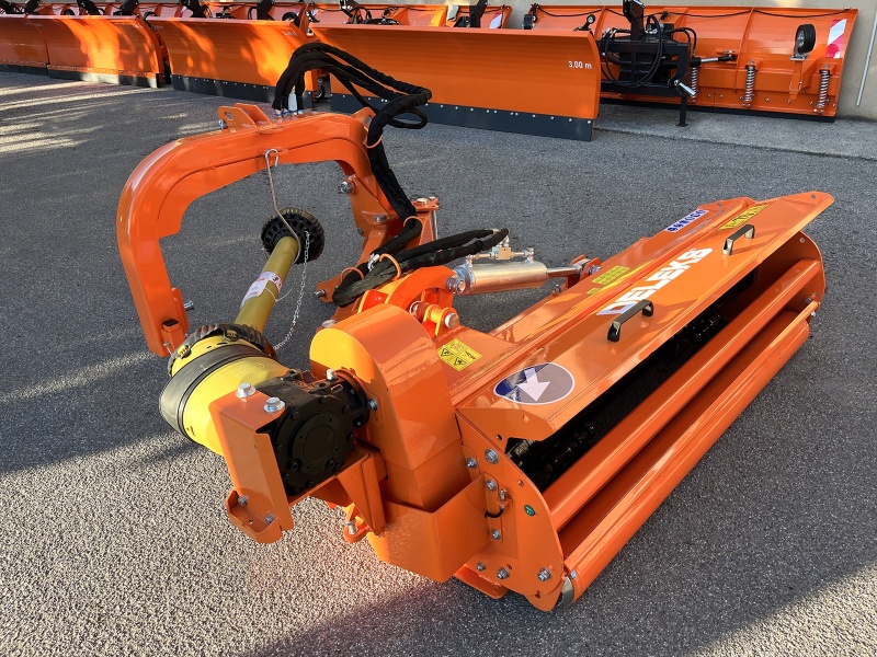 DELEKS&nbsp;DRAGON 200&nbsp;rézsű vágásra alkalmas szárzúzó&nbsp;-&nbsp;Starex Pro Kft.