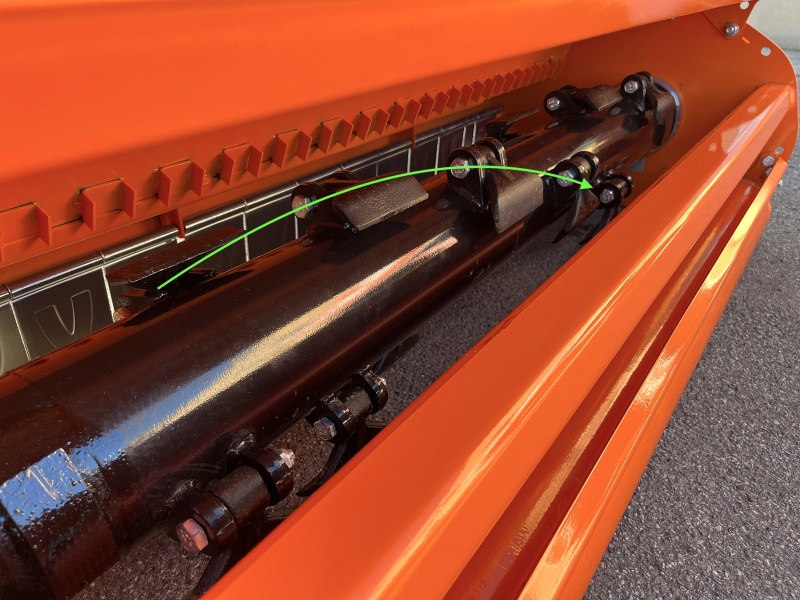 DELEKS&nbsp;DRAGON 200&nbsp;rézsű vágásra alkalmas szárzúzó&nbsp;-&nbsp;Starex Pro Kft.