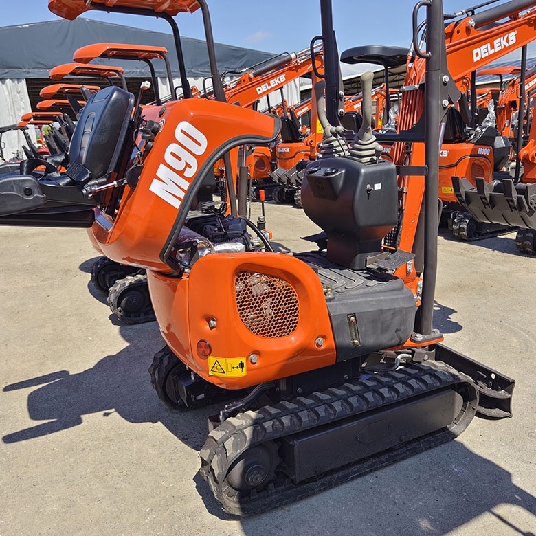 DELEKS&nbsp;M 90&nbsp;mini lánctalpas kotró markoló&nbsp;-&nbsp;Starex Pro Kft.