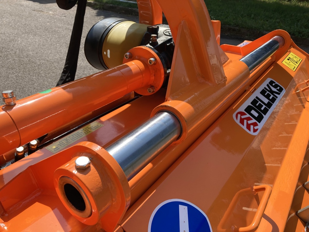 DELEKS&nbsp;TORO 200&nbsp;szárzúzó extra erősített nyitható fedéllel oldalmozgatással&nbsp;-&nbsp;Starex Pro Kft.