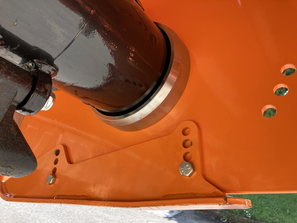 DELEKS&nbsp;TORO 220&nbsp;szárzúzó extra erősített nyitható fedéllel oldalmozgatással&nbsp;-&nbsp;Starex Pro Kft.