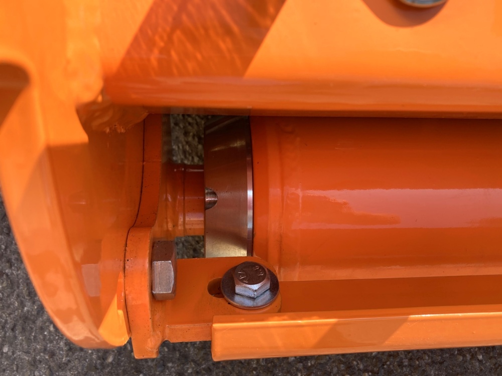 DELEKS&nbsp;TORO 220&nbsp;szárzúzó extra erősített nyitható fedéllel oldalmozgatással&nbsp;-&nbsp;Starex Pro Kft.