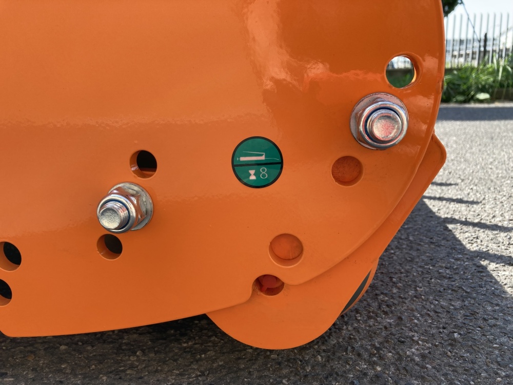 DELEKS&nbsp;TORO 220&nbsp;szárzúzó extra erősített nyitható fedéllel oldalmozgatással&nbsp;-&nbsp;Starex Pro Kft.