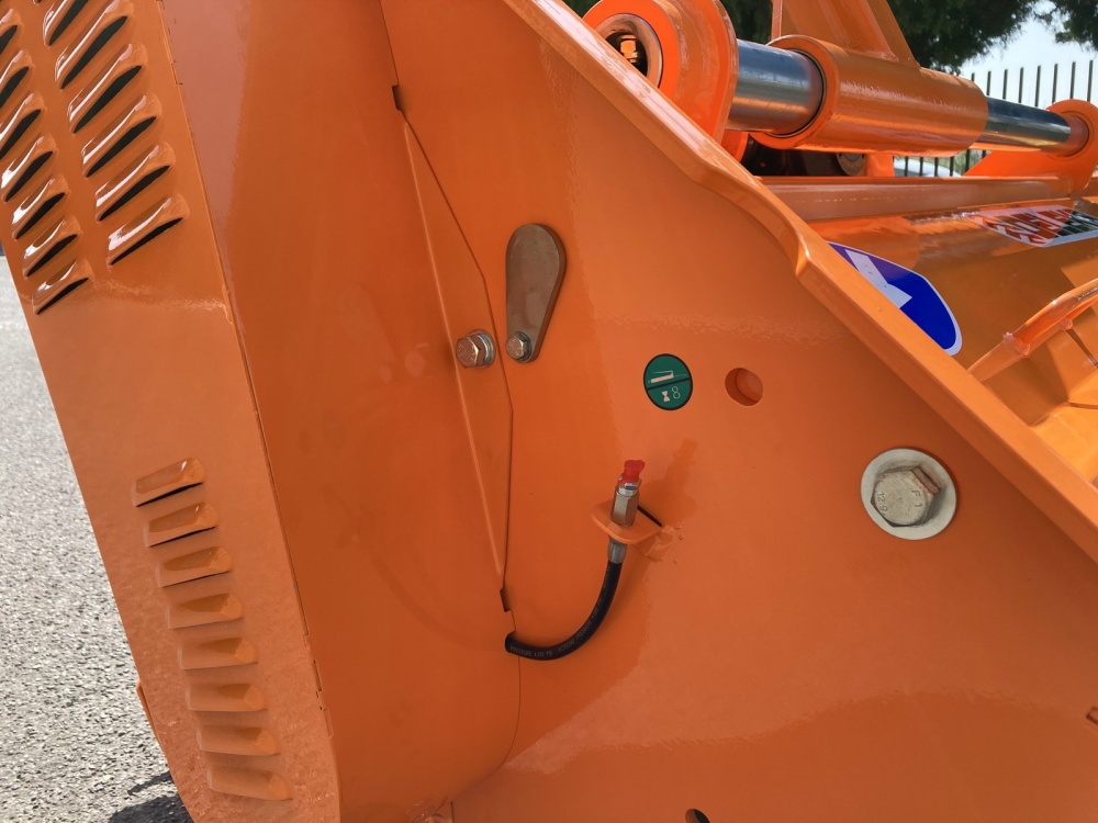 DELEKS&nbsp;TORO 220&nbsp;szárzúzó extra erősített nyitható fedéllel oldalmozgatással&nbsp;-&nbsp;Starex Pro Kft.