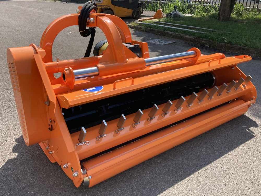 DELEKS&nbsp;TORO 220&nbsp;szárzúzó extra erősített nyitható fedéllel oldalmozgatással&nbsp;-&nbsp;Starex Pro Kft.