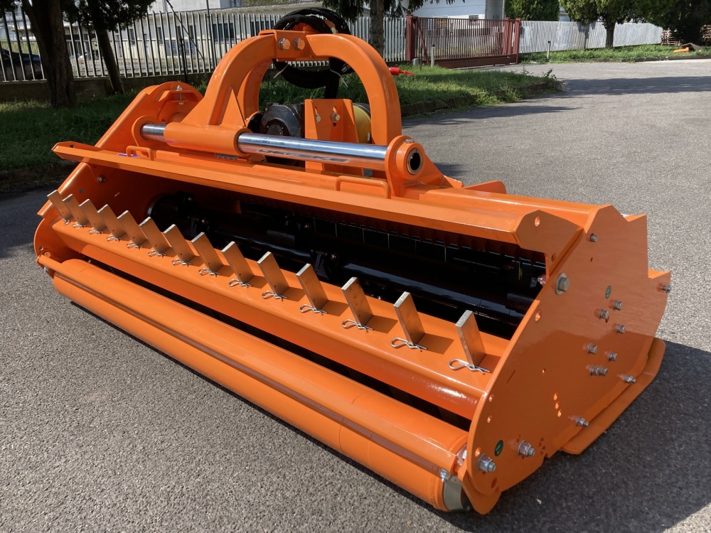 DELEKS&nbsp;TORO 220&nbsp;szárzúzó extra erősített nyitható fedéllel oldalmozgatással&nbsp;-&nbsp;Starex Pro Kft.