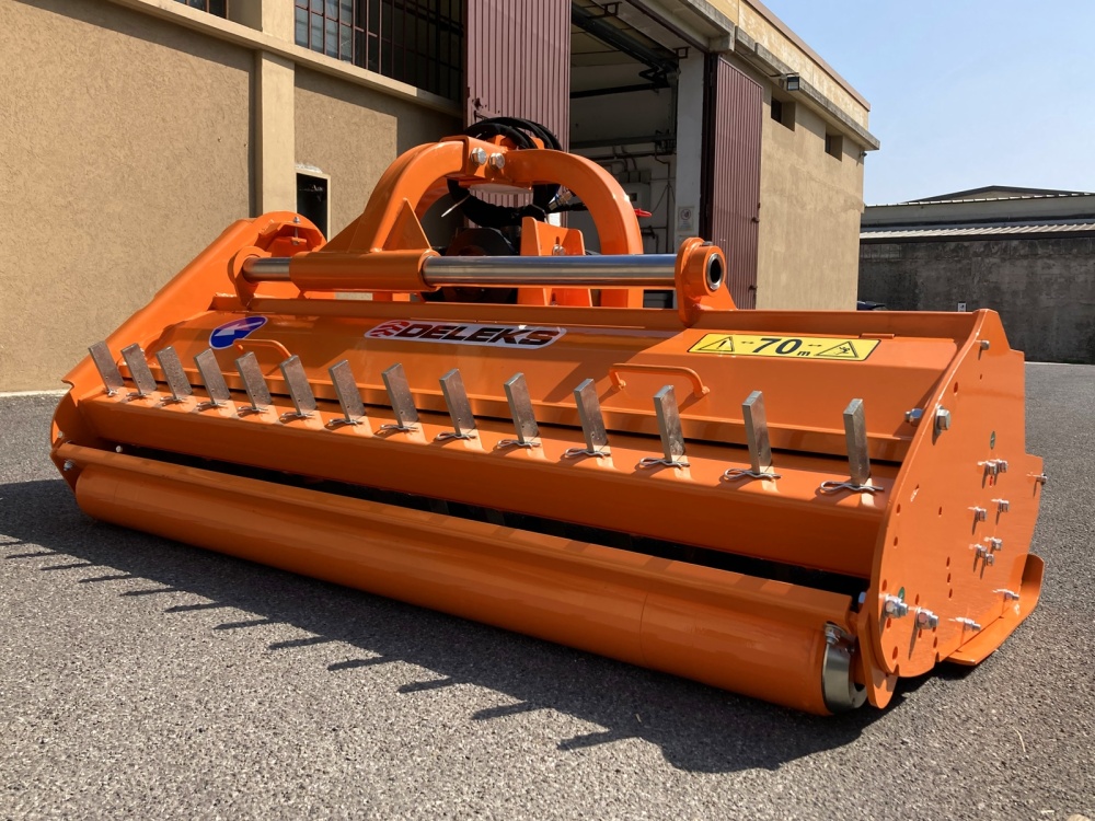 DELEKS&nbsp;TORO 240&nbsp;szárzúzó extra erősített nyitható fedéllel oldalmozgatással&nbsp;-&nbsp;Starex Pro Kft.