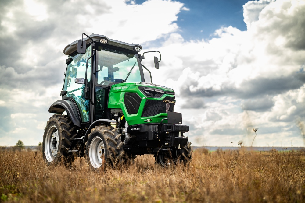 FOTRAK&nbsp;ME 254C&nbsp;univerzális traktor vezetőfülkével&nbsp;-&nbsp;Starex Pro Kft.