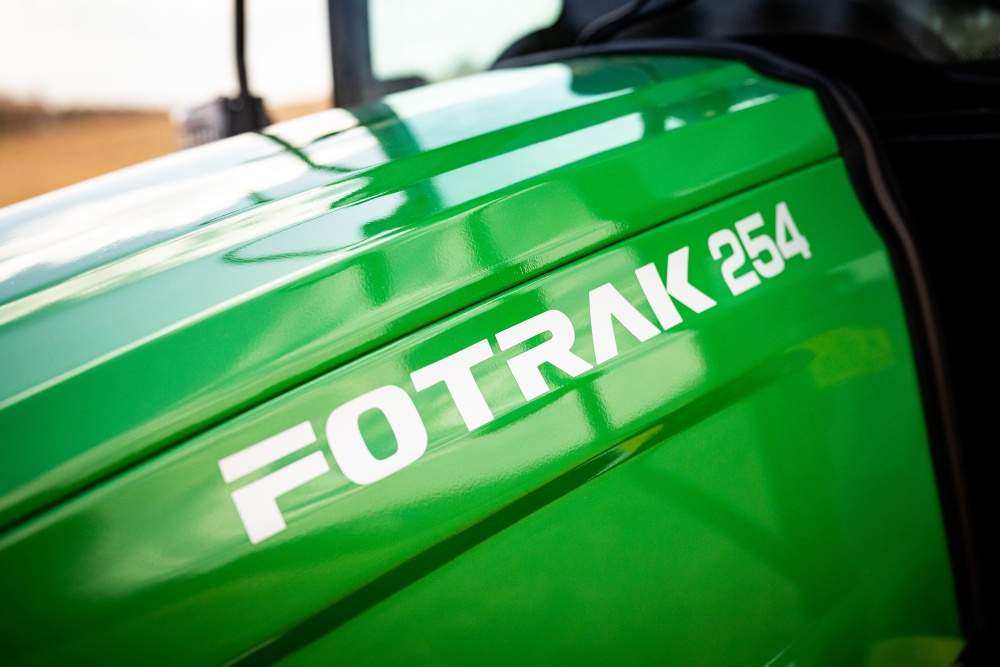 FOTRAK&nbsp;ME 254C&nbsp;univerzális traktor vezetőfülkével&nbsp;-&nbsp;Starex Pro Kft.