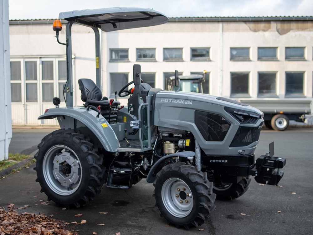 FOTRAK&nbsp;ME 254R&nbsp;univerzális traktor napfény tetővel&nbsp;-&nbsp;Starex Pro Kft.