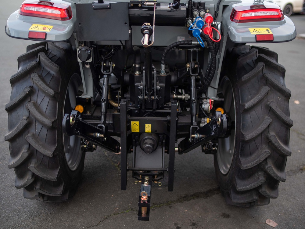FOTRAK&nbsp;ME 254R&nbsp;univerzális traktor napfény tetővel&nbsp;-&nbsp;Starex Pro Kft.