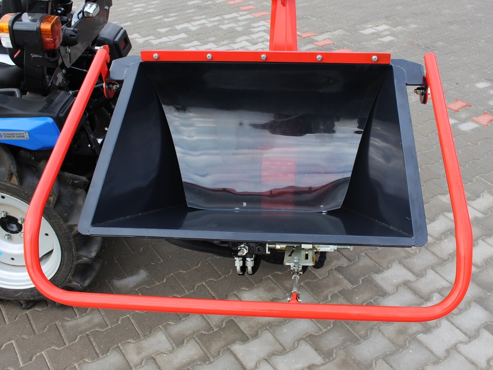 STAREX&nbsp;AXR 90&nbsp;kardán hajtású ágaprító hidraulikus adagolással 100 mm vágási átmérővel&nbsp;-&nbsp;Starex Pro Kft.