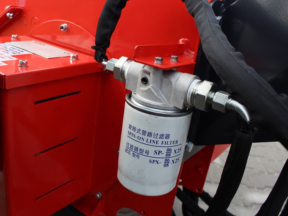 STAREX&nbsp;AXR 90&nbsp;kardán hajtású ágaprító hidraulikus adagolással 100 mm vágási átmérővel&nbsp;-&nbsp;Starex Pro Kft.