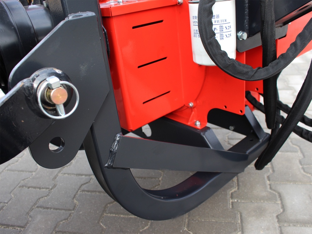 STAREX&nbsp;AXR 90&nbsp;kardán hajtású ágaprító hidraulikus adagolással 100 mm vágási átmérővel&nbsp;-&nbsp;Starex Pro Kft.