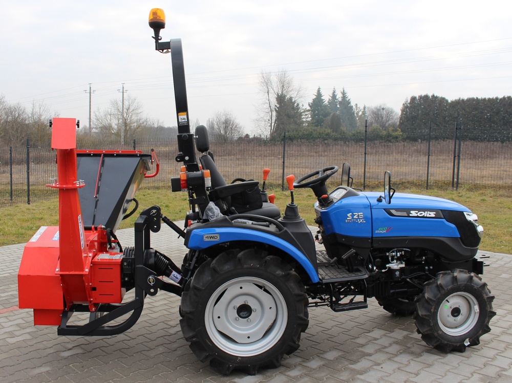 STAREX&nbsp;AXR 90&nbsp;kardán hajtású ágaprító hidraulikus adagolással 100 mm vágási átmérővel&nbsp;-&nbsp;Starex Pro Kft.